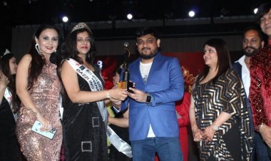 Paritosh aka Aashish Mehrotra made a special appearance as the chief guest at the Miss and Mrs Bhayander 2024 fashion show