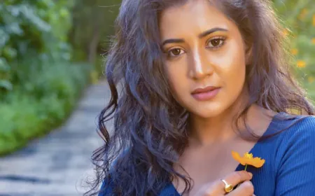 Saarvie Omana Reflects on the Significance of Friendship Both On and Off-Screen 