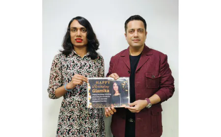 Manobal Maharathi Glamika Celebrates Her Birthday with Dr. Vivek Bindra and Deepak Bajaj