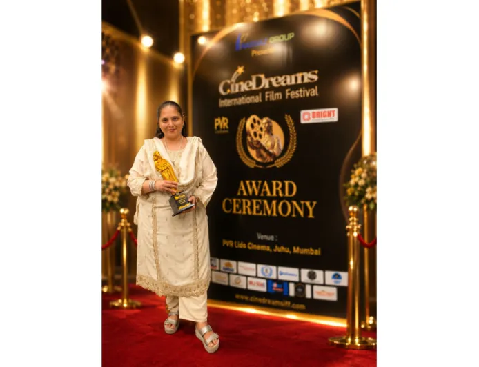 Pallavi Gurjar Honoured with Best Debut Producer Award at Cine Dreams International Film Festival